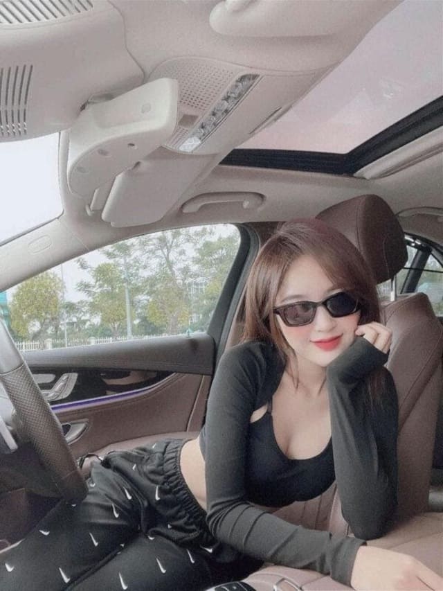 Thêm những hình ảnh cá tính của các hot girl xinh đẹp. đặc biệt là phải chú ý đến body cực phẩm